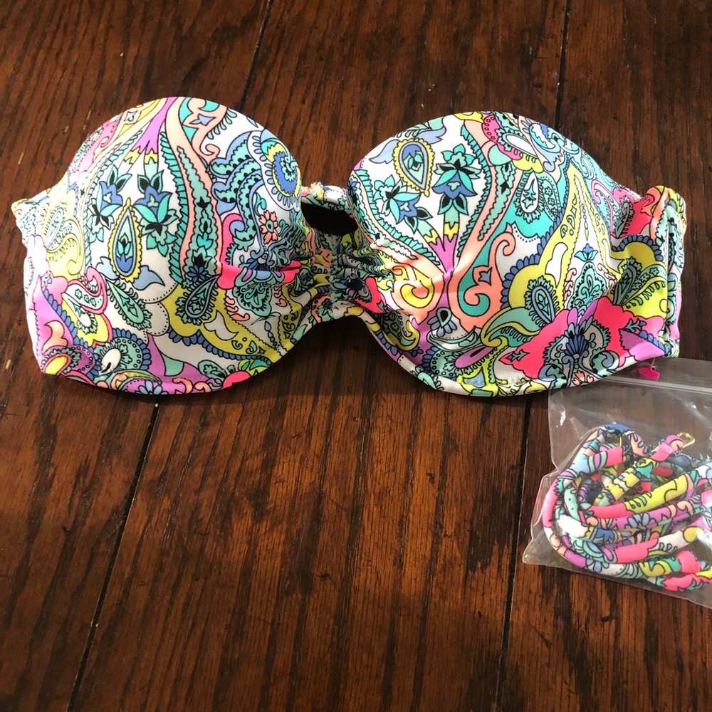 Victoria’s Secret swimsuit in Paisley
